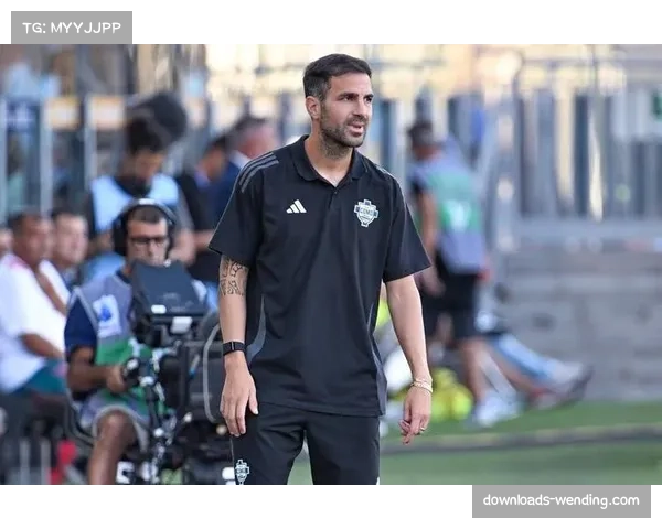 科莫主帅法布雷加斯调教有方 4-2-3-1体系攻守均衡成黑马